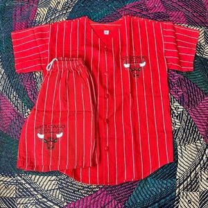 Vintage Chicago Bulls Shirt and Shorts Set Men’s Size Small